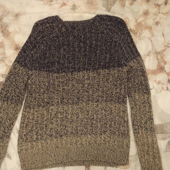 Lucky Brand Sweater - Picture 2 of 3